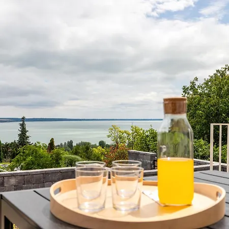 Hillside Semesterbostad