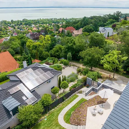 Semesterbostad Hillside Balatonalmádi
